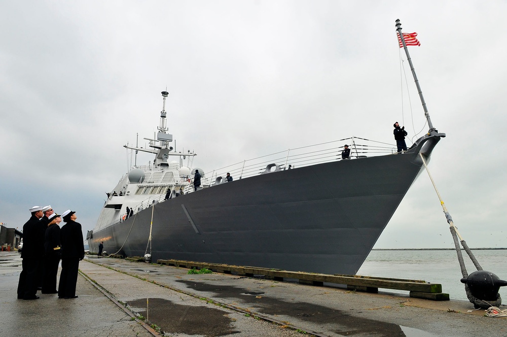 USS Freedom's port visit in Cleveland