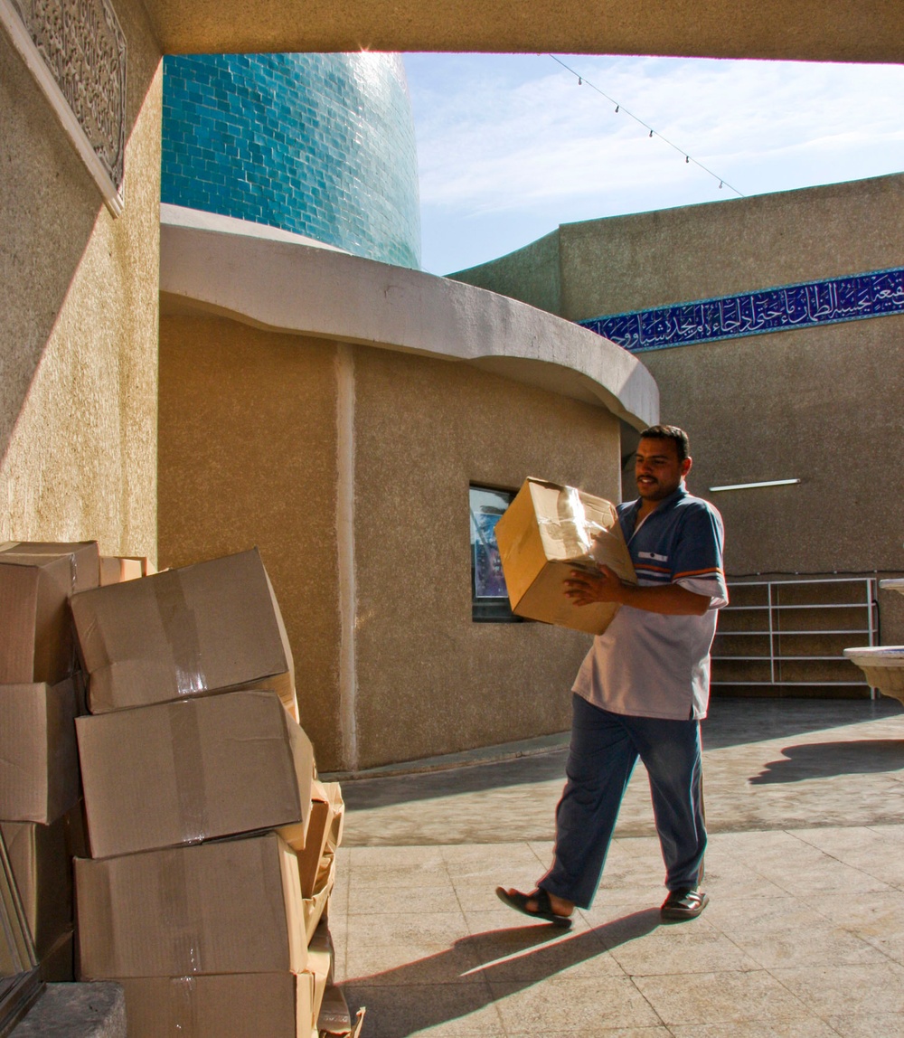 10th Cavalry Soldiers, Iraqi police deliver humanitarian aid in Ameriyah