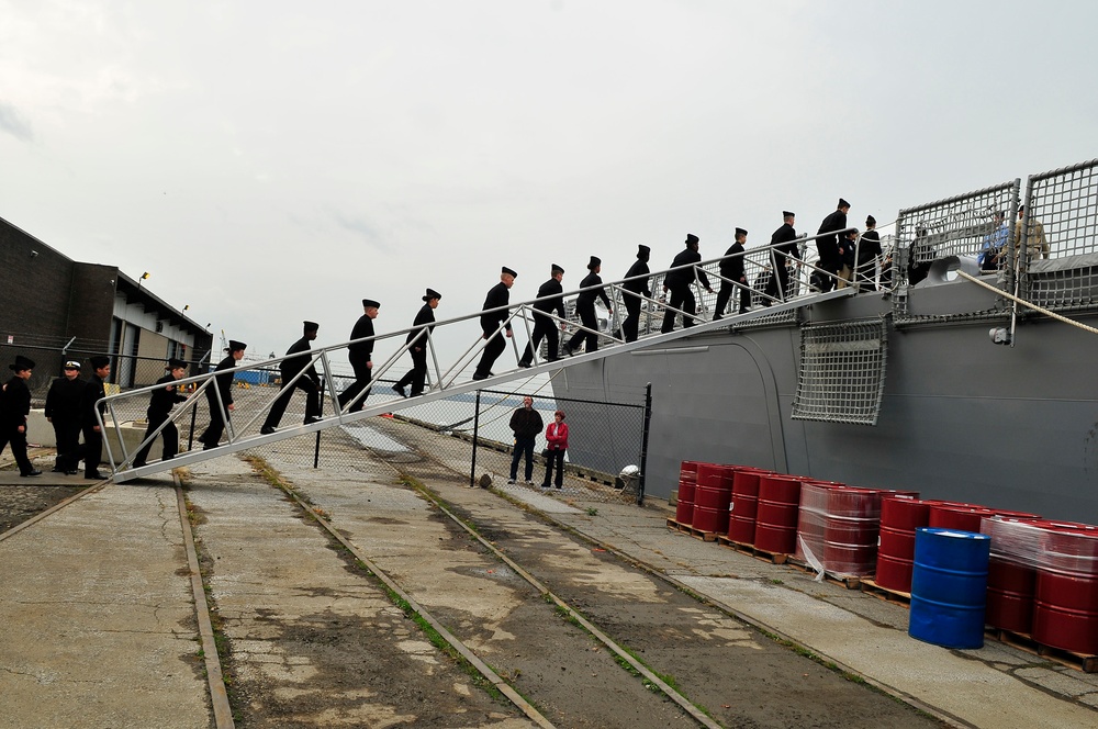 USS Freeedom makes Port Visit to Cleveland