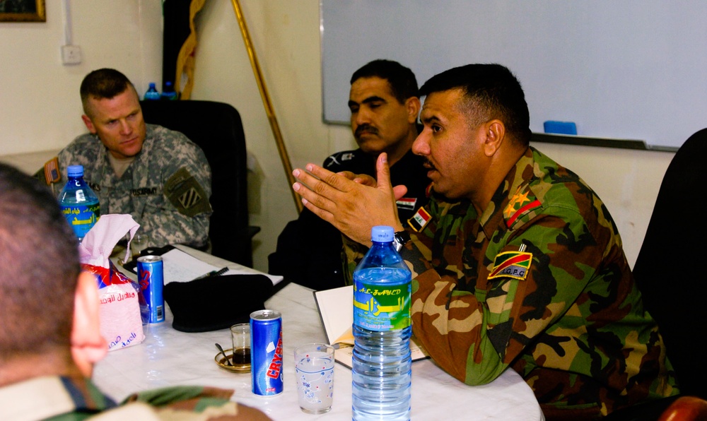 Iraqi army, Iraqi police, U.S. commanders discuss security of Babil