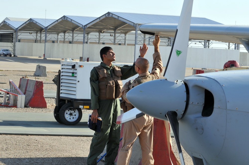 Iraqi Air Force learns to fly