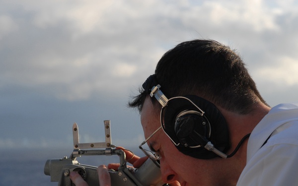 USS Ronald Reagan pulls into Pearl Harbor