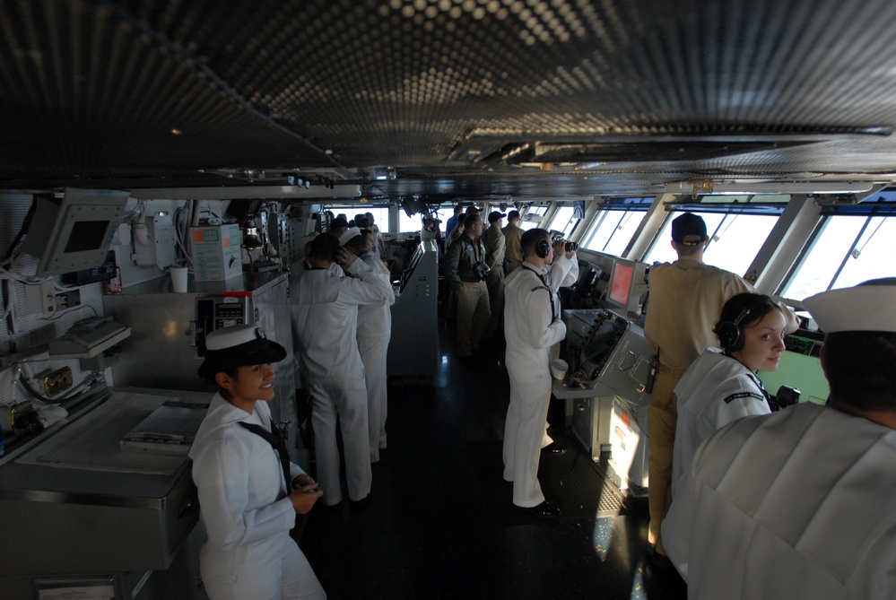 USS Ronald Reagan arrives in Pearl Harbor