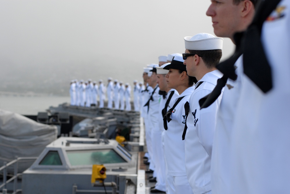 USS Ronald Reagan in Pearl Harbor