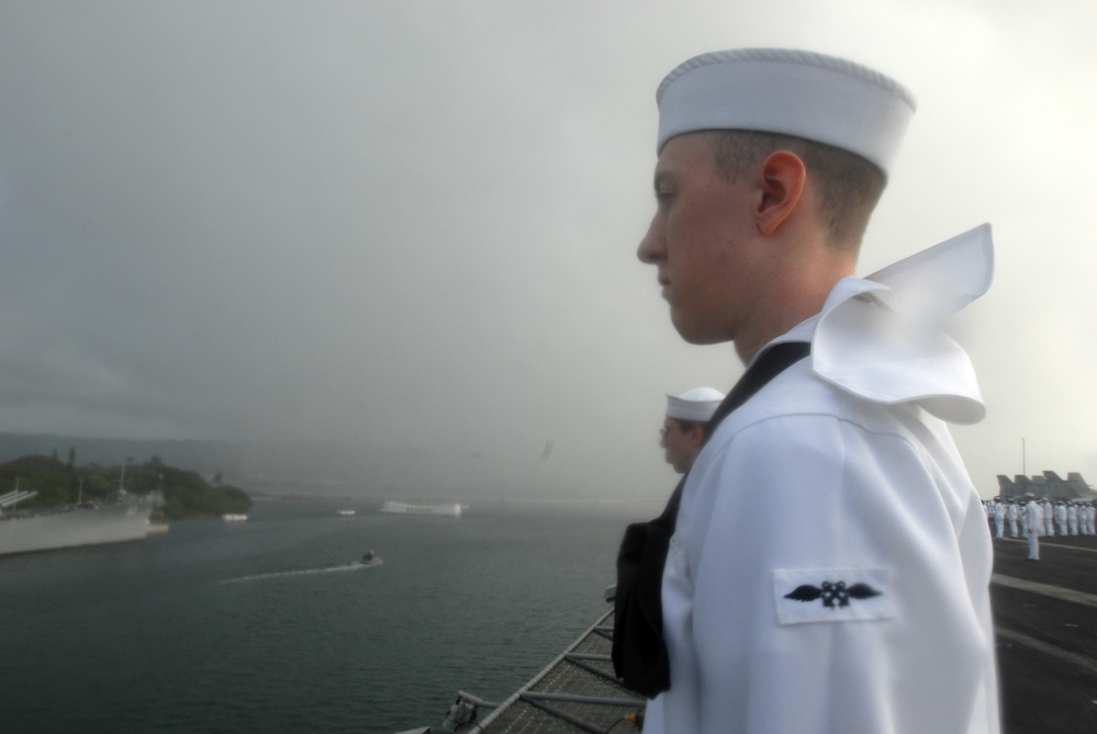 USS Ronald Reagan in Pearl Harbor