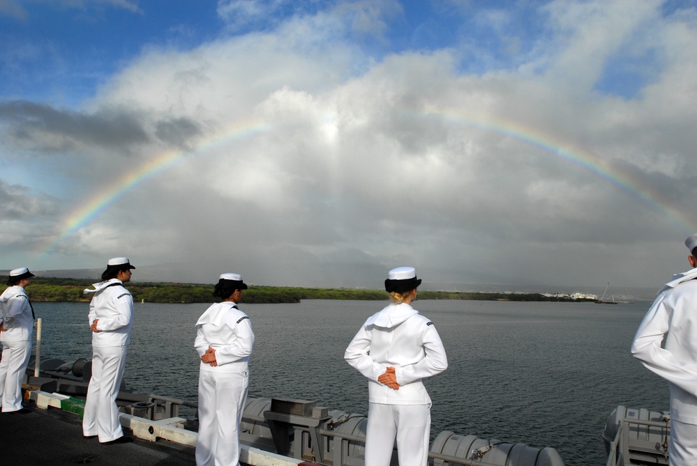 USS Ronald Reagan in Pearl Harbor