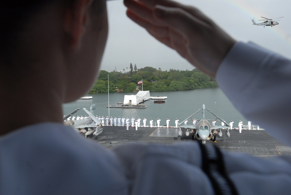 USS Ronald Reagan in Pearl Harbor