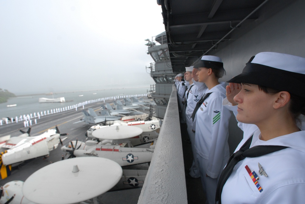 USS Ronald Reagan in Pearl Harbor