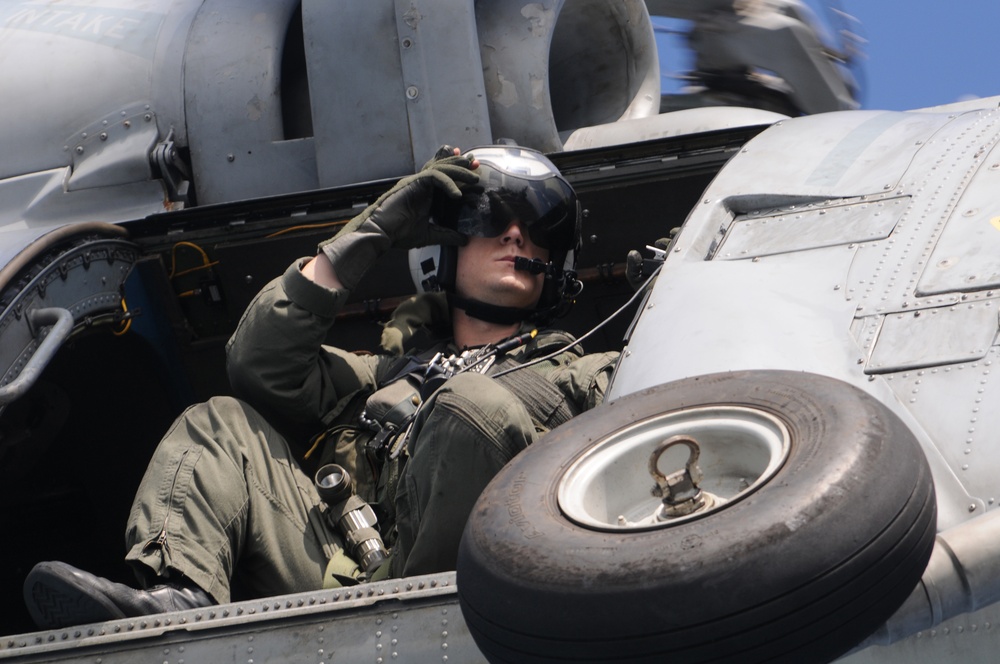 Vertical replenishment aboard USS Ronald Reagan