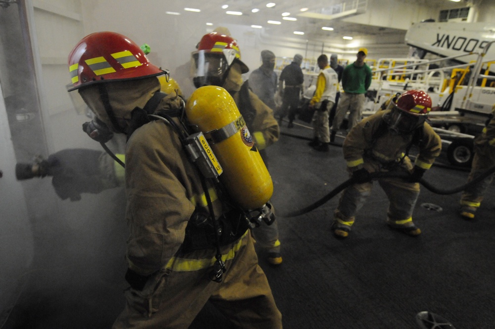 DVIDS - Images - General quarters drill aboard USS Ronald Reagan [Image ...