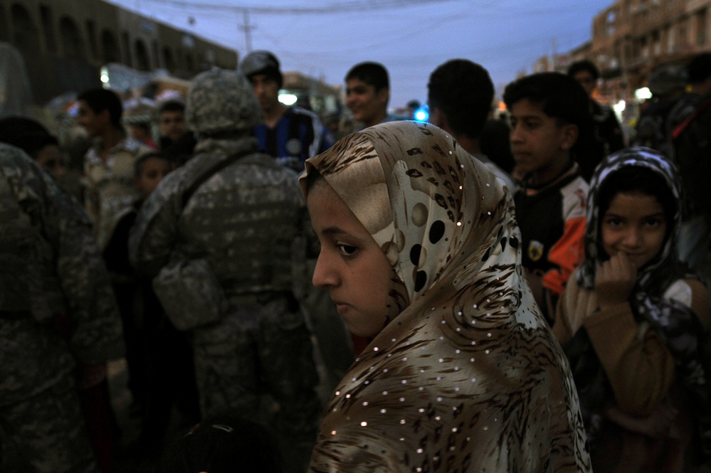 Walking patrol in Shurta market