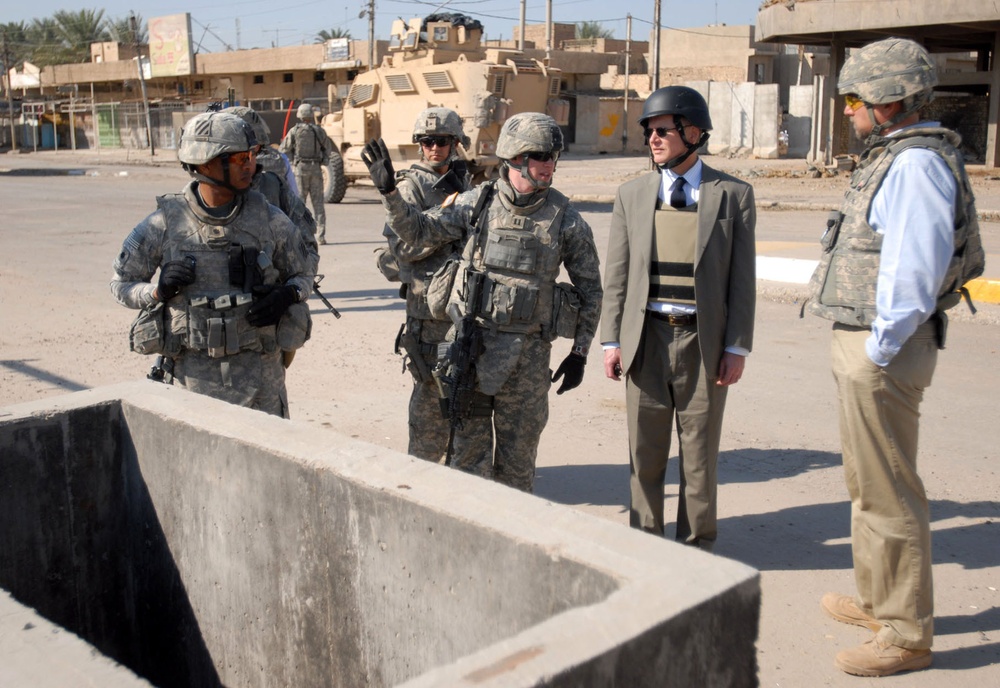 Raider Embedded Provincial Reconstruction Team builds upon Rashid District's economic capacity to foster Iraqi business