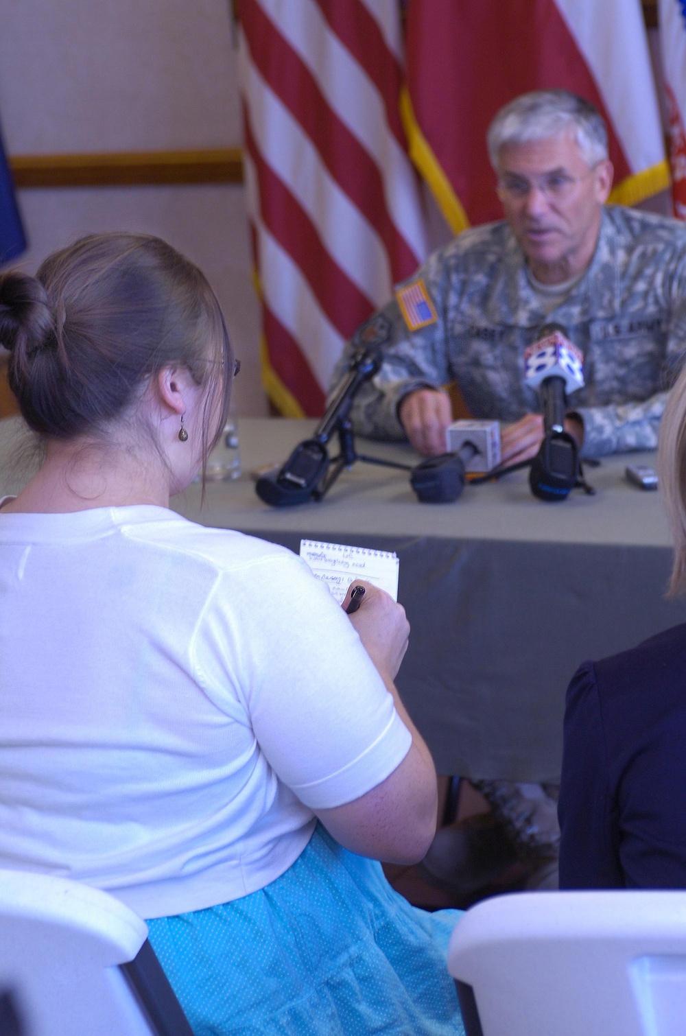 Gen. Casey focuses on Army families during First Team visit