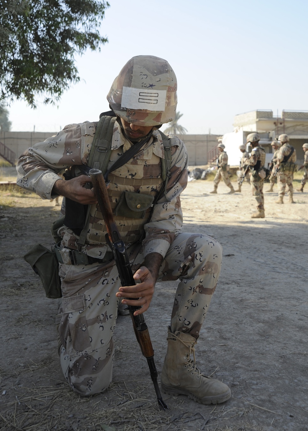 British Army Trains Iraqi Army Cadets