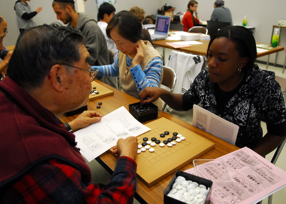 Sailor plays Igo at Japan Festival