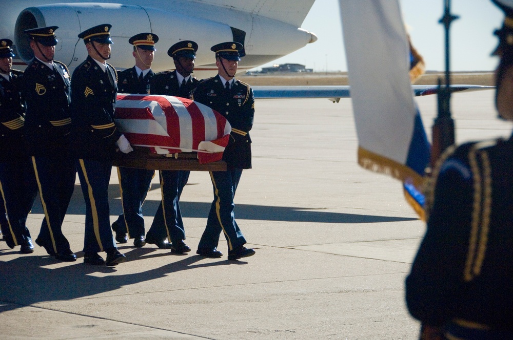 Colorado Guard Welcomes Home Fallen Soldier