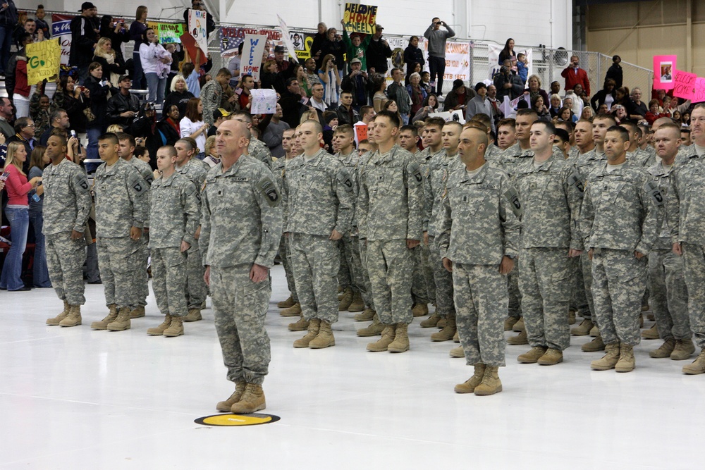 'Screaming Eagle' Soldiers return home