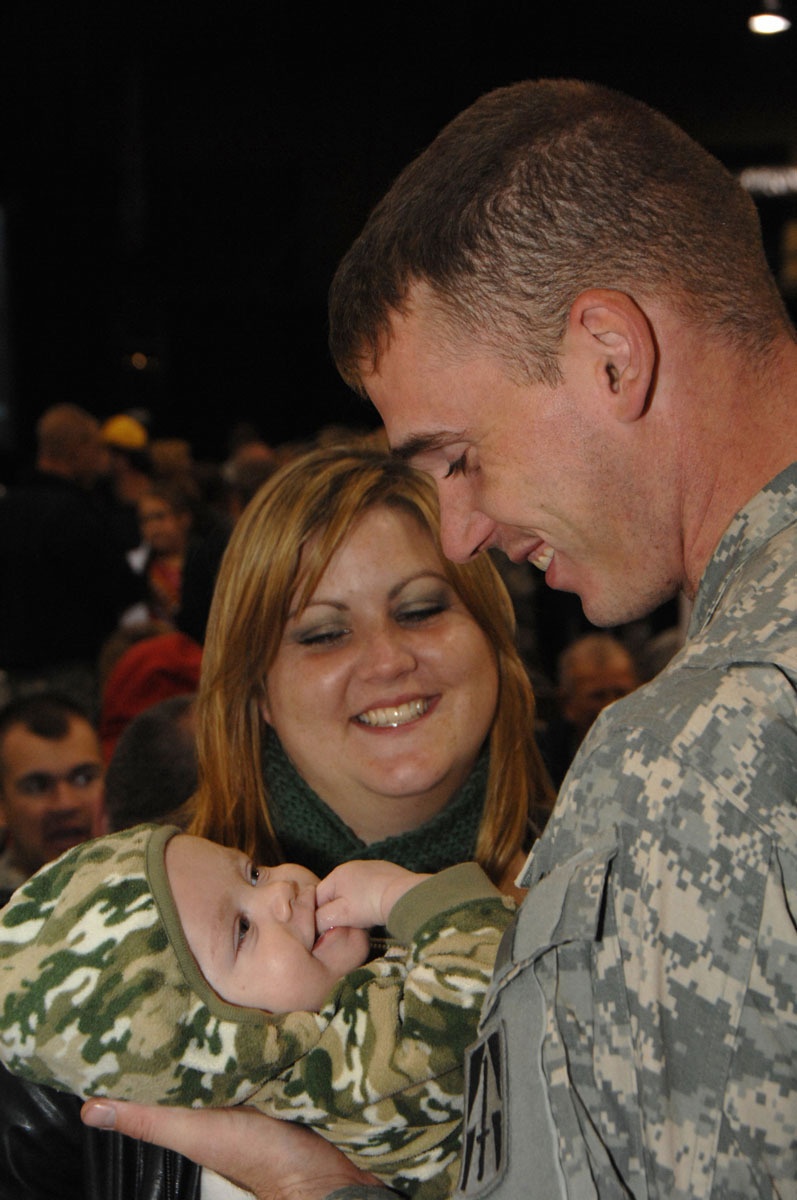 76th Brigade Soldiers return to warm welcome