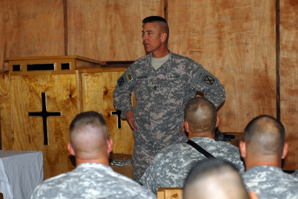 Redmore visits non-commissioned officers at Scania