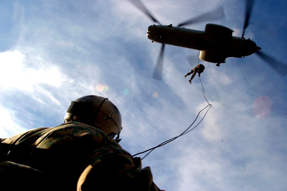 Marines conduct first Marine Corps Forces, Special Operations Command Helicopter Rope Suspension Training Masters course