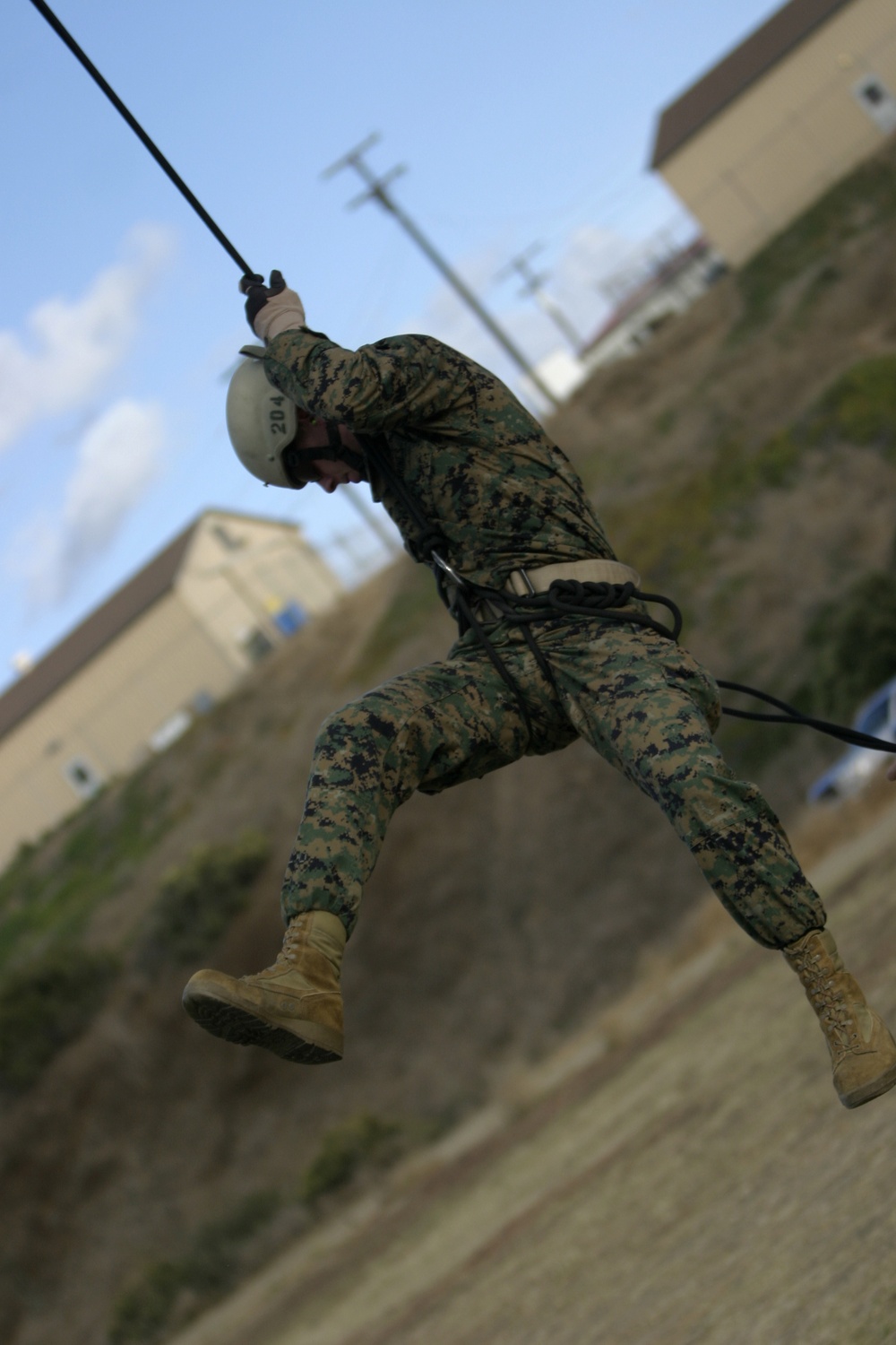 Marines conduct first Marine Corps Forces Special Operations Command Helicopter Rope Suspension Training Masters course