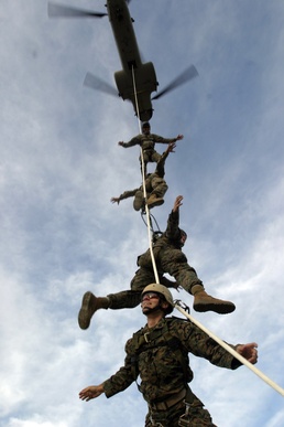 Marines conduct first Marine Corps Forces Special Operations Command Helicopter Rope Suspension Training Masters course