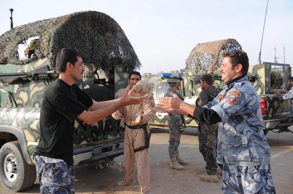 Iraqi Police Find Mortars