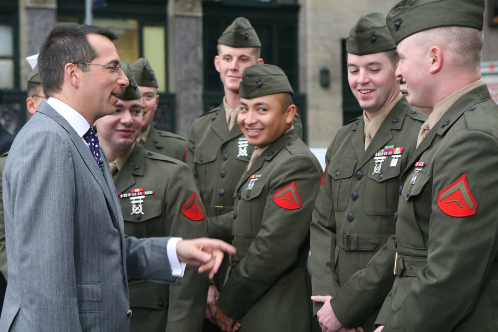 22nd Marine Expeditionary Unit  Marines Visit CBS Early Show