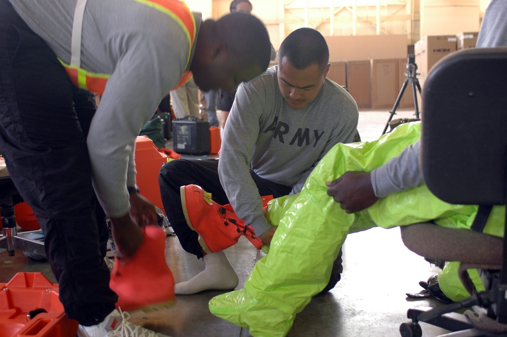 Chem. Soldiers Suit Up: New Chemical, Biological Equipment Introduced to Fort Hood Soldiers