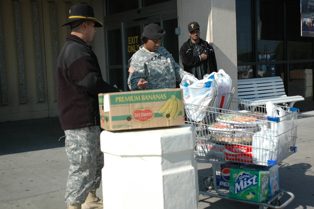 Army Community Service gathers donations to feed Army families