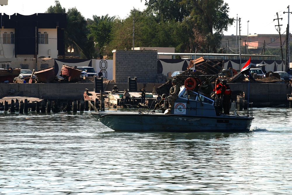 River patrol in Basra