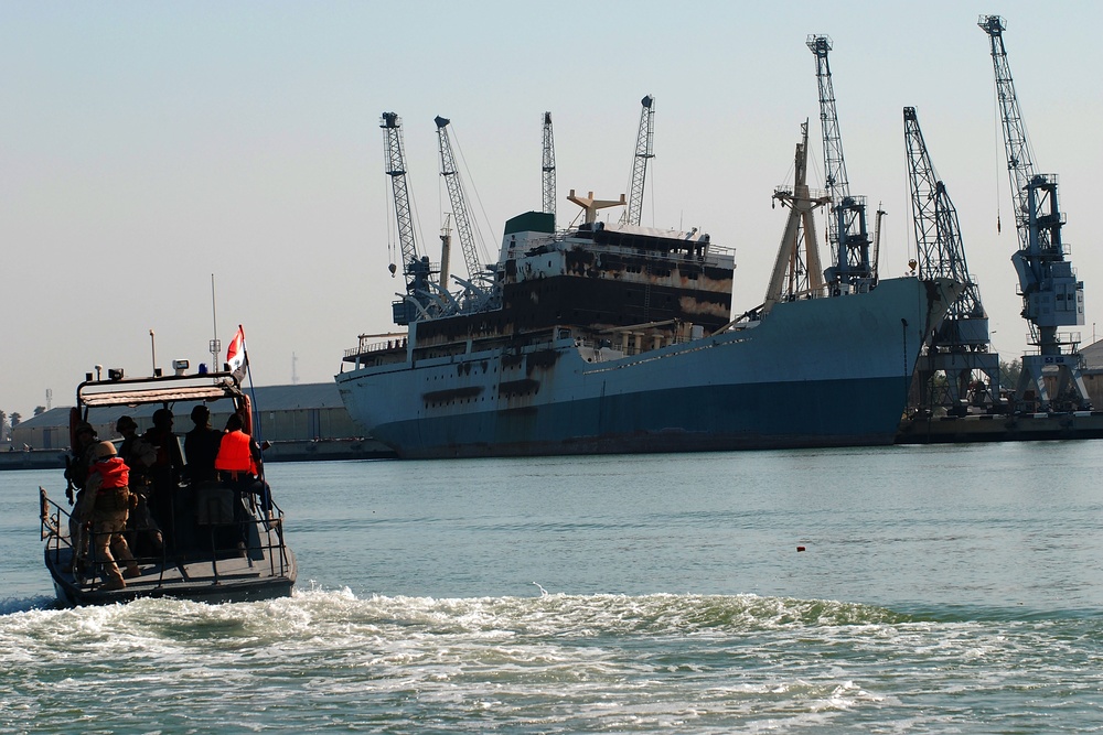 River patrol in Basra