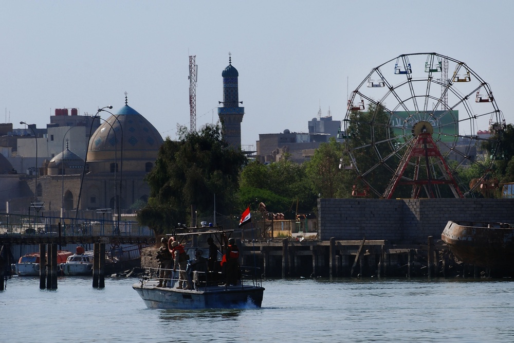 River patrol in Basra