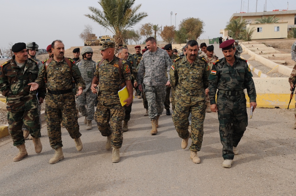 U.S. Army, Iraqi army leaders meet to discuss Sons of Iraq