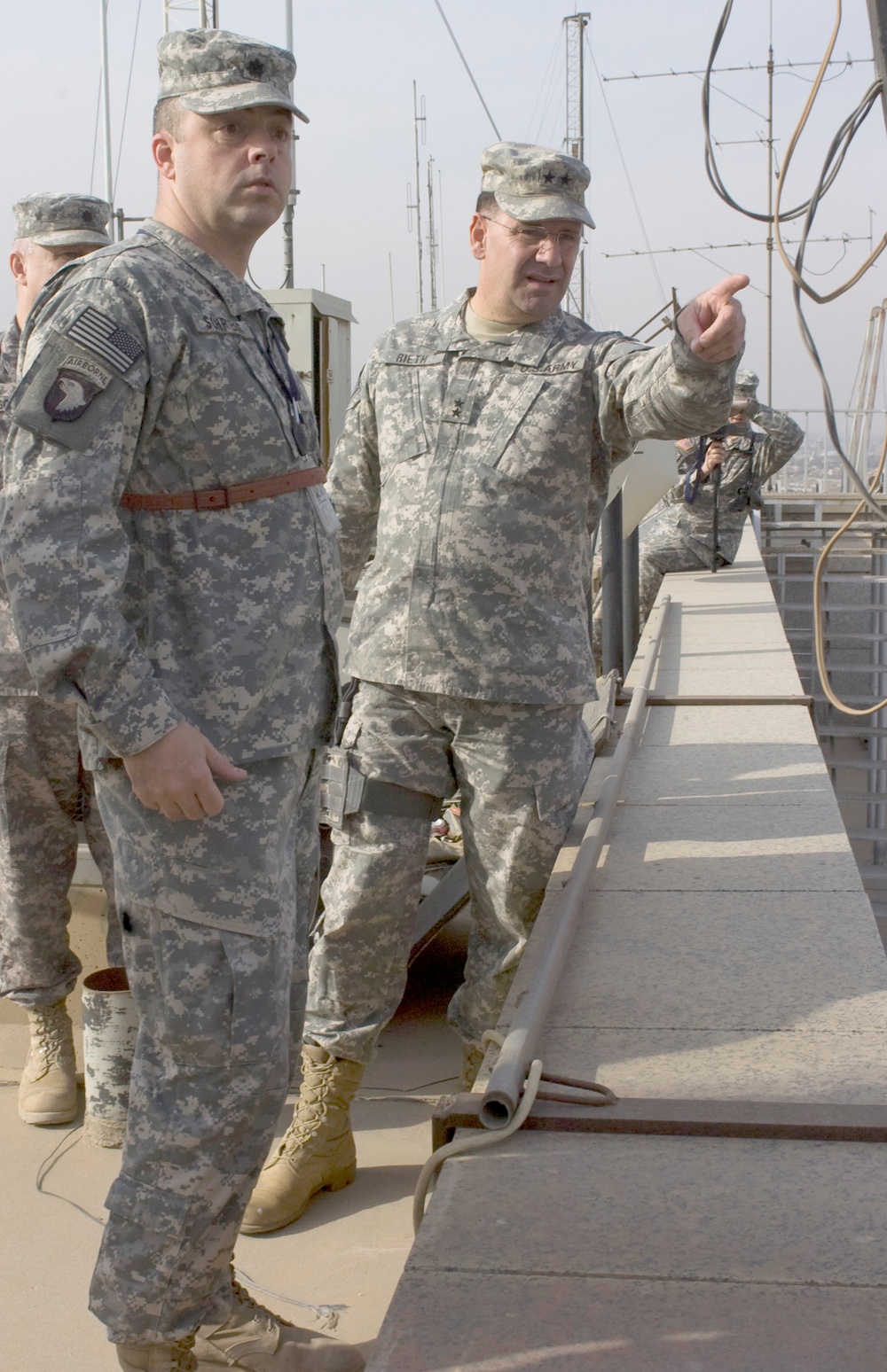Rieth Visits N.J. Troops in Iraq