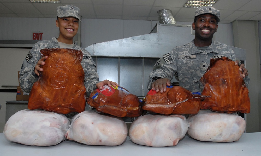 Strikers Prepare for Thanksgiving in Northeastern Baghdad