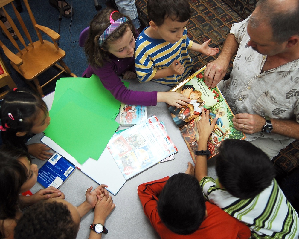 &quot;Family Story Time&quot; in Bahrain Library