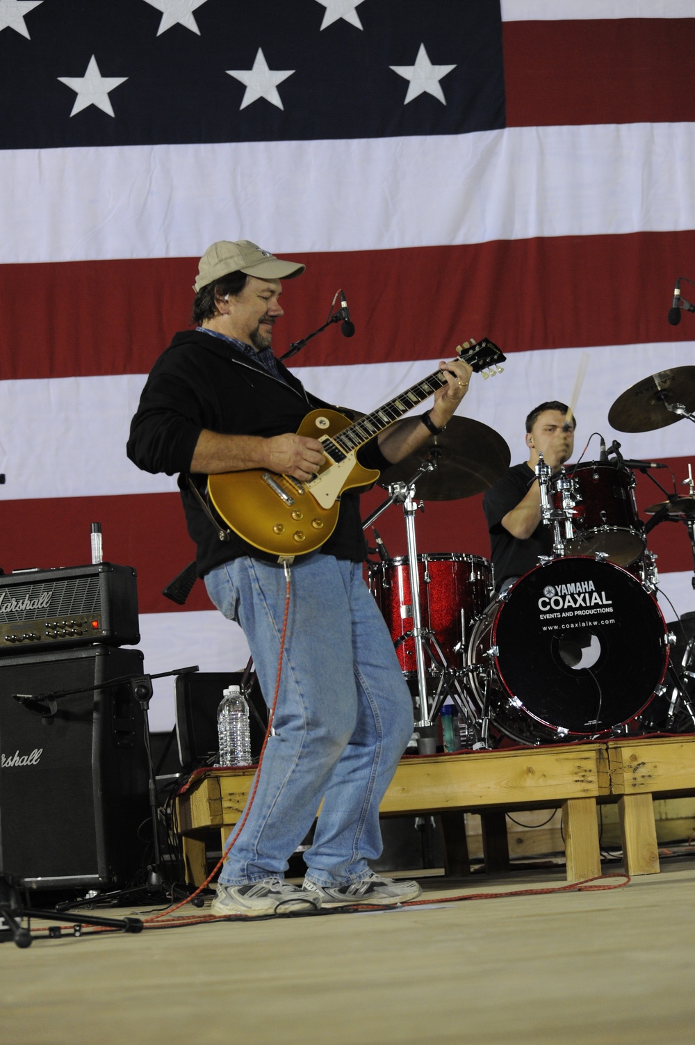 Aaron Tippin at Contingency Operating Base Speicher, Iraq