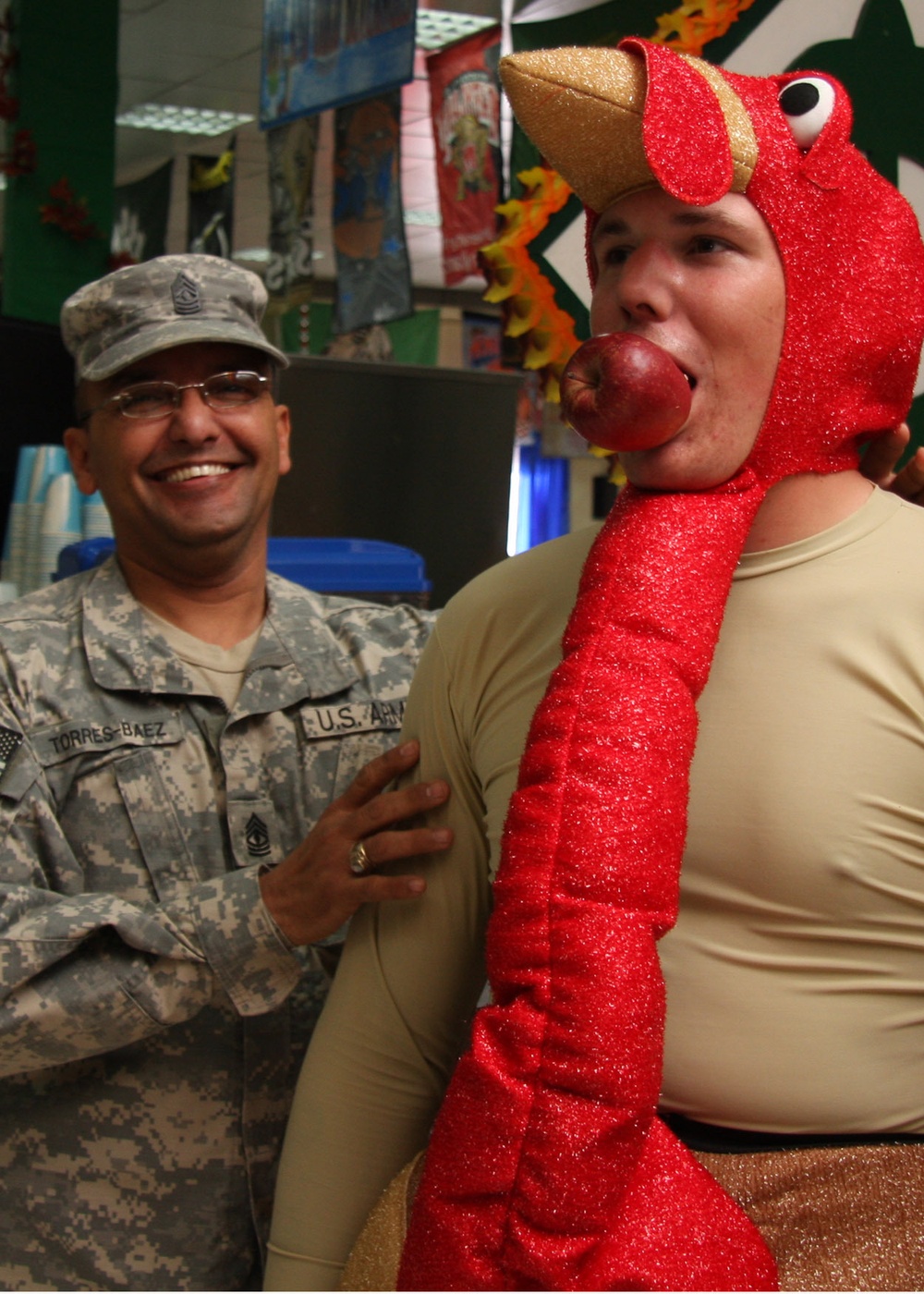 Multi-National Division - Baghdad Soldiers celebrate Thanksgiving with fellow comrades