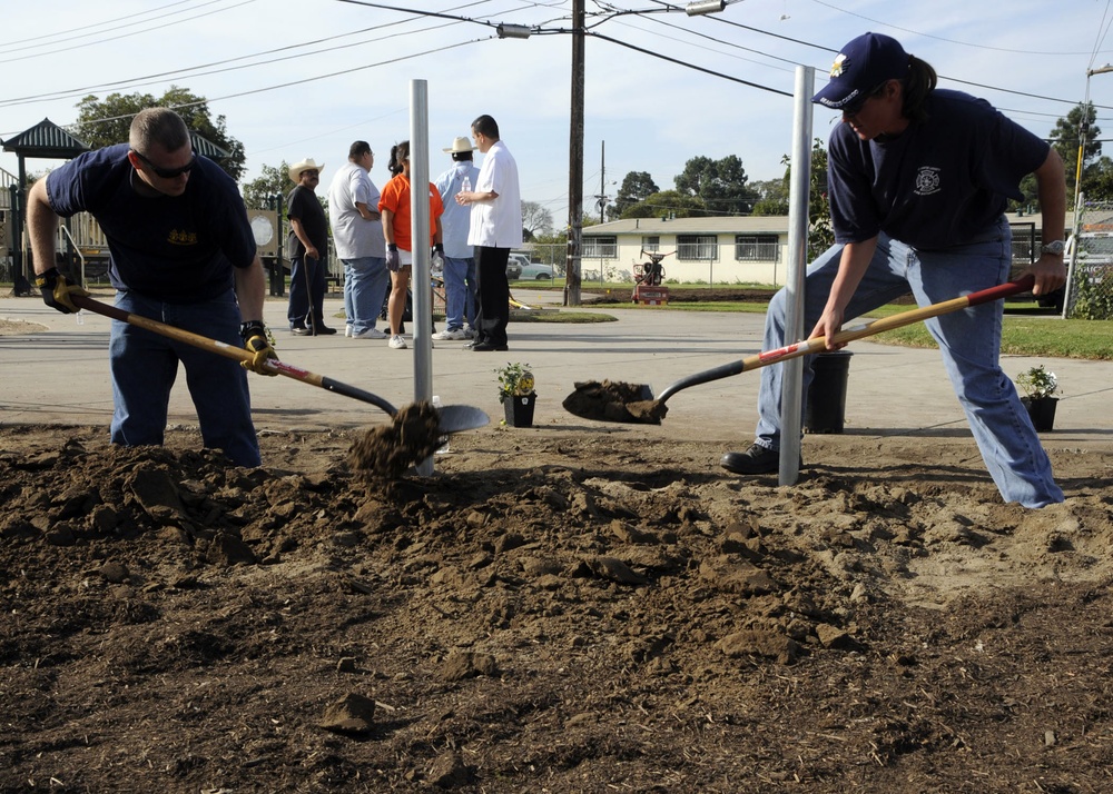 Community relations project at Del Sol Park
