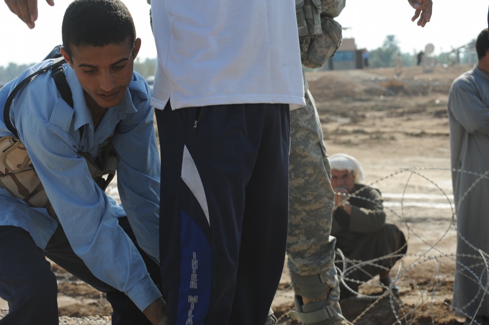 Sons of Iraq payday in Fadaliyah