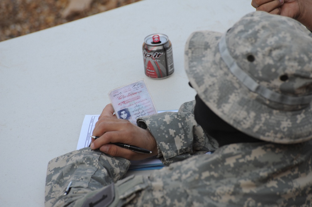 Sons of Iraq payday in Fadaliyah