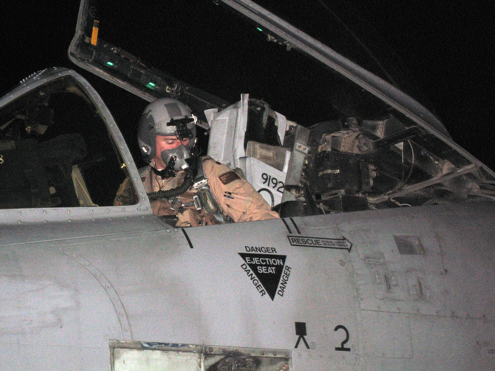 Pilot Surpasses 3,000 Hours in A-10 Thunderbolt