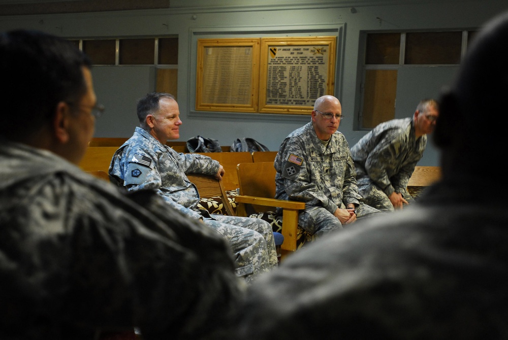 Chief of Chaplains visits Raider Soldiers to discuss future of U.S. Army Chaplain Corps