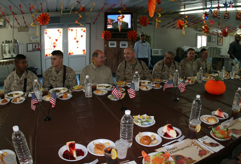 Reserve Marines Host Distinguished Visitor