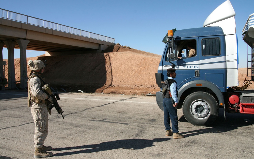 Marines Share American Traditions with Iraqi Highway Patrol