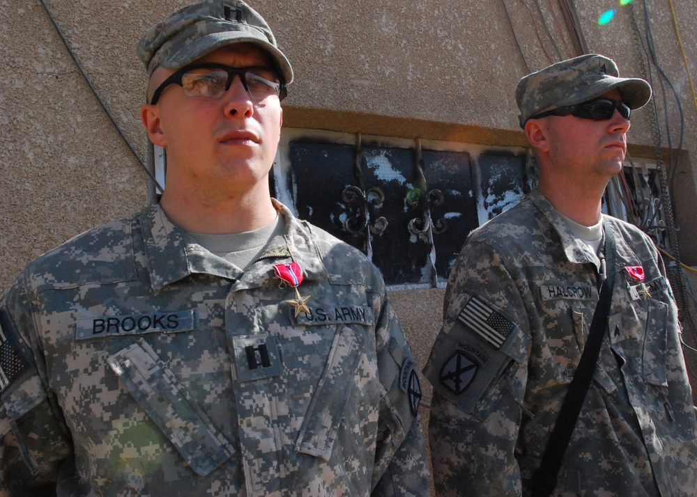 Multi-National Division - Baghdad Soldiers awarded Bronze Star with 'V' device