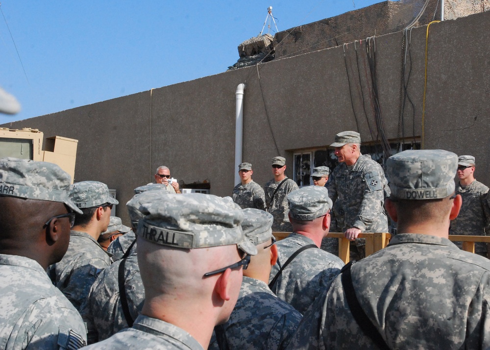 Multi-National Division - Baghdad Soldiers awarded Bronze Star with 'V' device