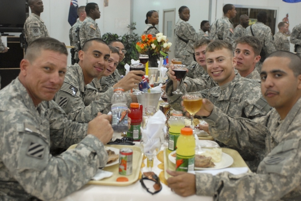 Vanguard Soldiers celebrate Thanksgiving