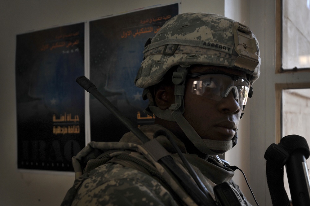 Art show opens in Baghdad